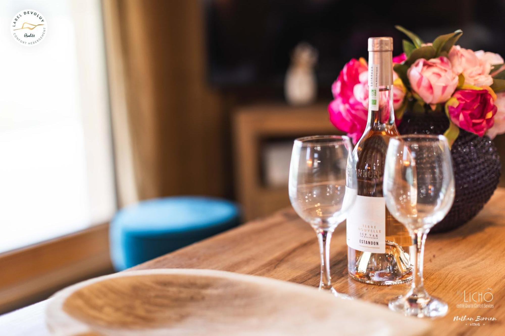 Appartement Lumineux Neuf Dans Bas De Chalet Le Douglas ラ・ジュー・デュ・ルー エクステリア 写真