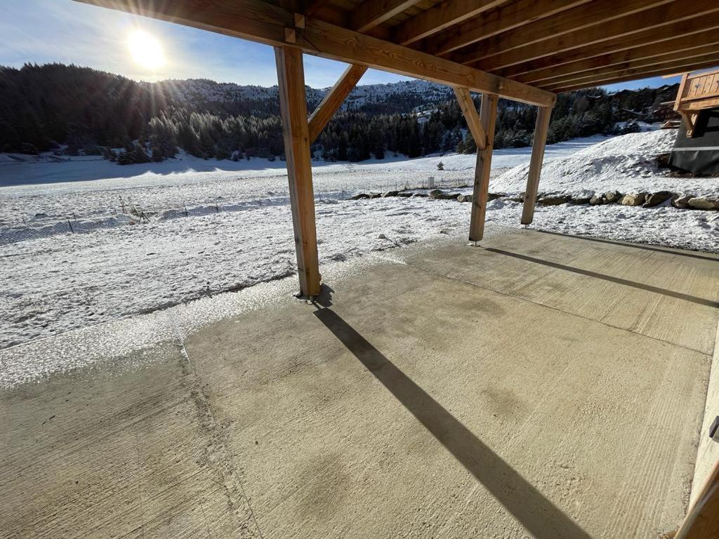 Appartement Lumineux Neuf Dans Bas De Chalet Le Douglas ラ・ジュー・デュ・ルー エクステリア 写真