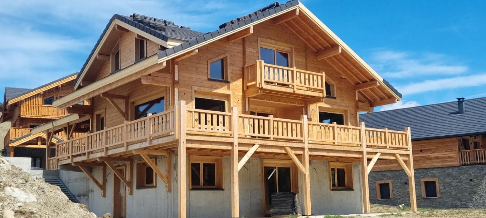Appartement Lumineux Neuf Dans Bas De Chalet Le Douglas ラ・ジュー・デュ・ルー エクステリア 写真